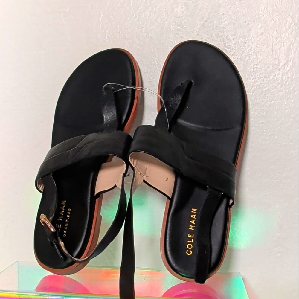 Cole Haan Women’s Black Beige Leather Thong Sandals Buckle Flat US 6 New